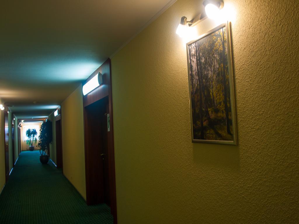 Hotel Mir Charkiv Exteriör bild